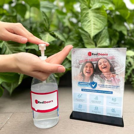 Reddoorz Plus New Sun Hotel Хошимин Екстериор снимка