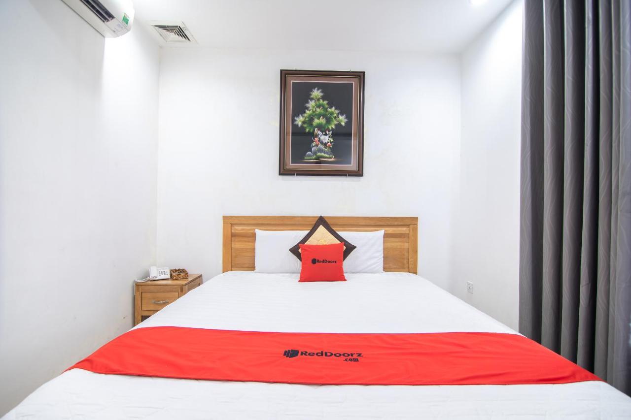 Reddoorz Plus New Sun Hotel Хошимин Екстериор снимка